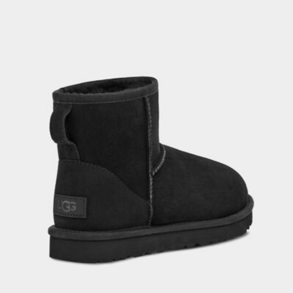 New UGG Women’s Black Classic Mini II Boot, Size 6 - Picture 5 of 13